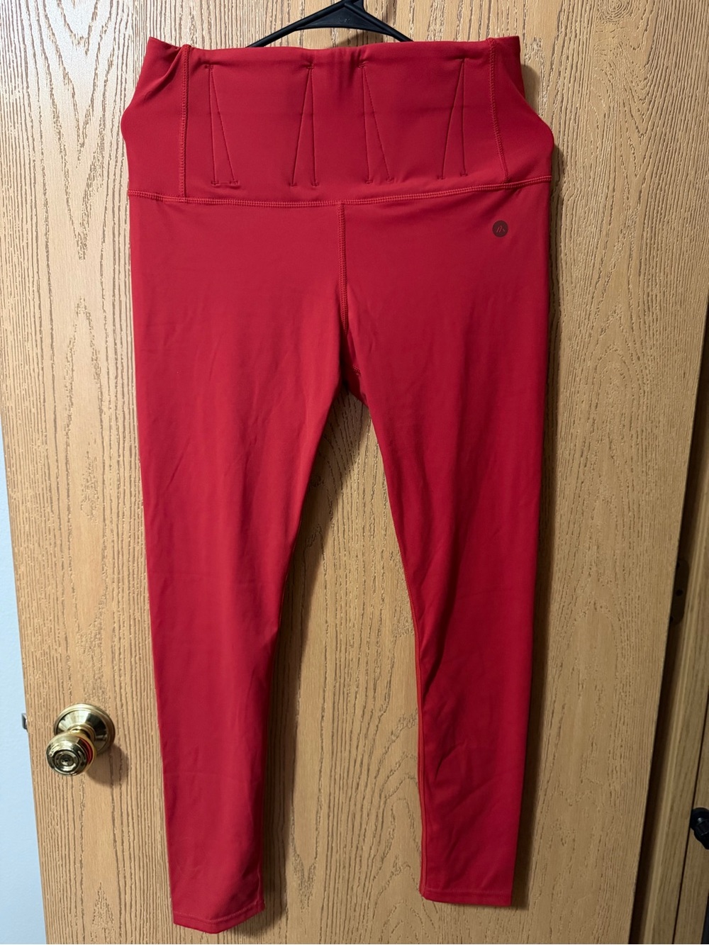 Women’s red Conceal carry high rise leggings in a large NWT